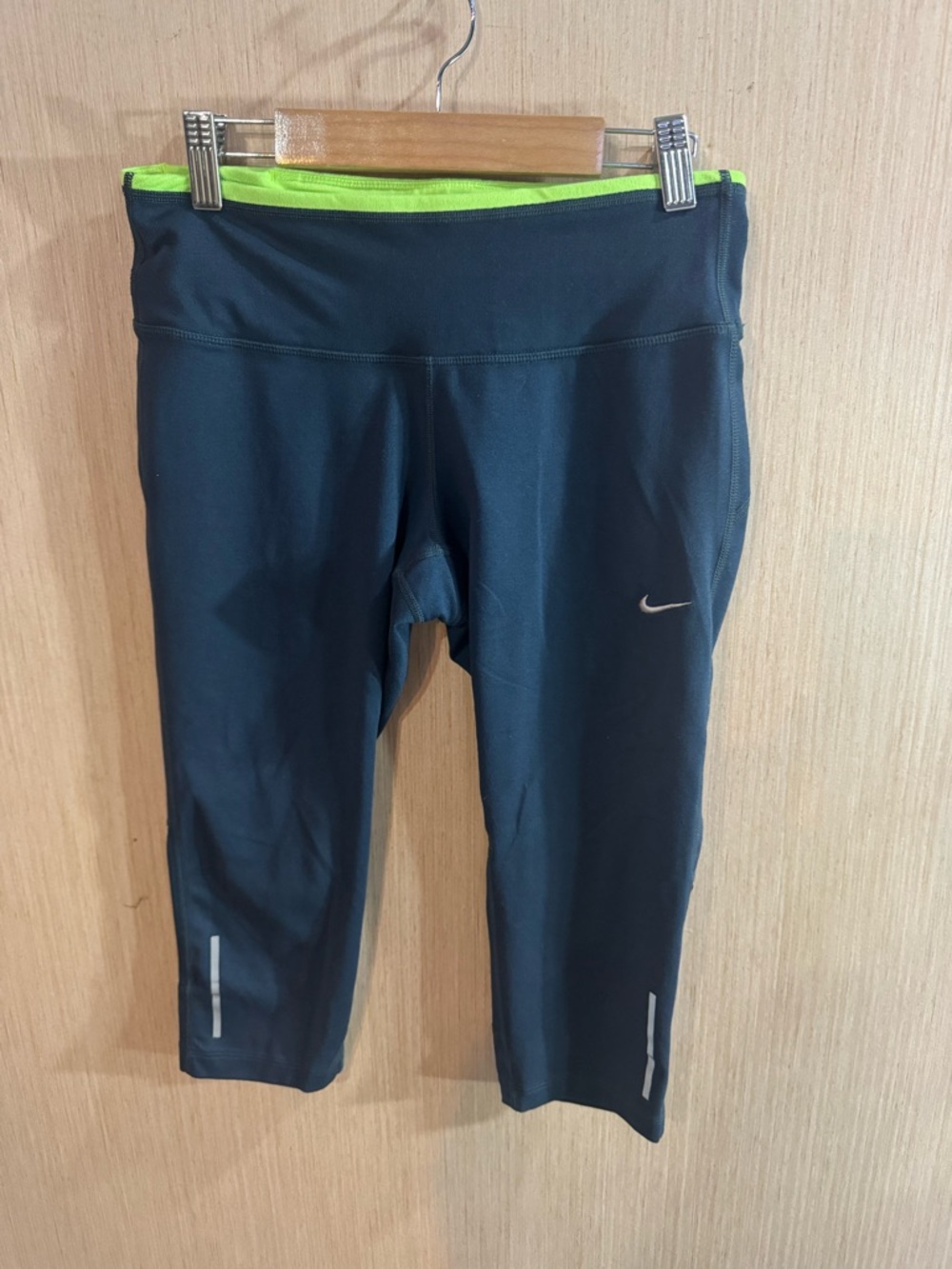 Nike Dri Fit Neon Green and Navy Blue Cropped Training Leggings Size Small